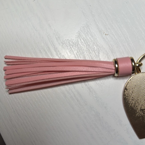 Great gift! Pink “Best Mom Ever” key chain or bag charm gold and leather tassel - Picture 3 of 3